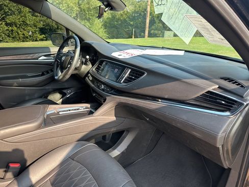 Used 2022 Buick Enclave Avenir w/ Avenir Technology Package image 27