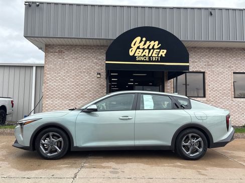 Used 2025 Kia K4 FWD image 2