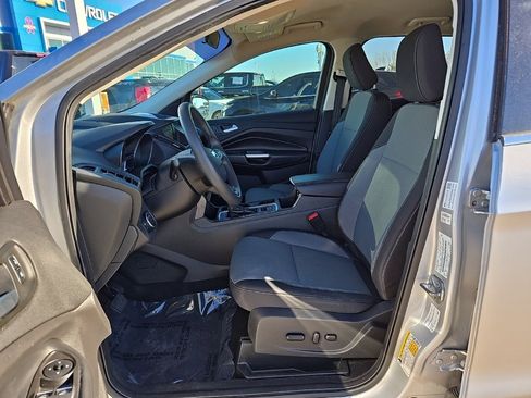 Used 2019 Ford Escape SE image 11