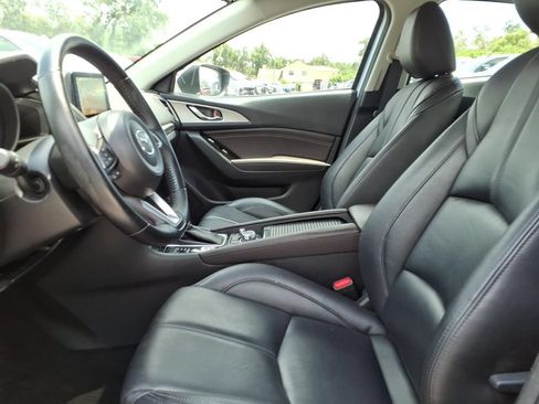 Used 2018 MAZDA MAZDA3 Touring FWD image 19