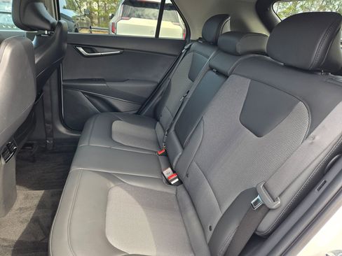 Used 2024 Kia Niro EX image 31