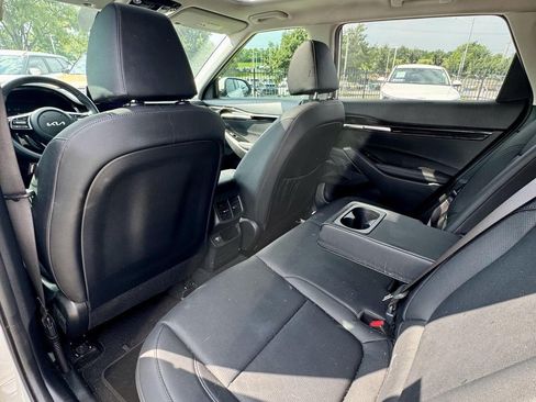 Certified 2023 Kia Seltos SX w/ SX Sunroof Package AWD/4WD image 11