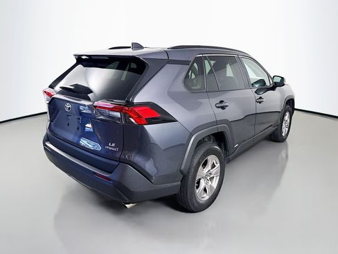 Used 2022 Toyota RAV4 LE AWD/4WD image 7