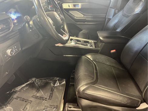 Used 2020 Ford Explorer ST w/ ST Street Pack image 9