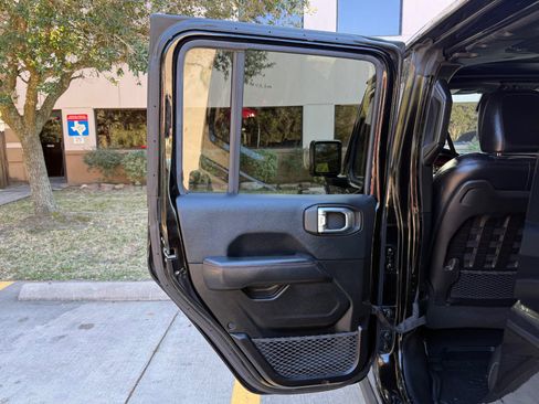 Used 2019 Jeep Wrangler Unlimited Rubicon image 44