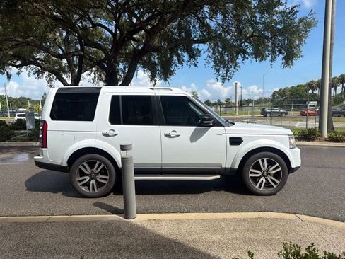 Used 2016 Land Rover LR4 HSE LUX AWD/4WD image 3
