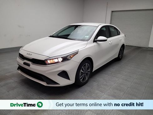 Used 2023 Kia Forte LXS image 1