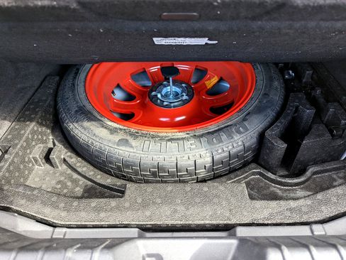 Used 2017 Jaguar XF R-Sport image 42