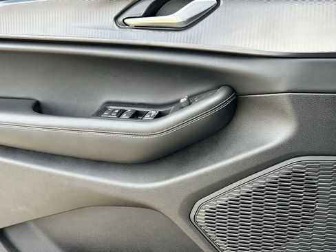 Used 2025 Jeep Grand Cherokee Laredo w/ MOPAR Finishing Package image 9