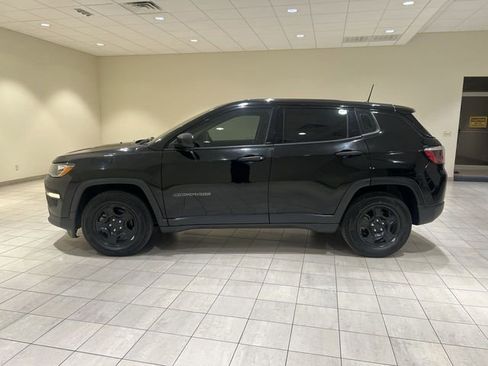 Used 2020 Jeep Compass Sport FWD image 2