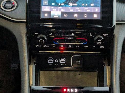 Used 2023 Jeep Grand Cherokee L Altitude image 14