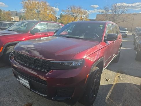New 2025 Jeep Grand Cherokee L Altitude image 3