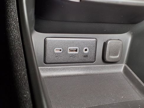 Used 2023 GMC Terrain SLE w/ Elevation Edition image 23