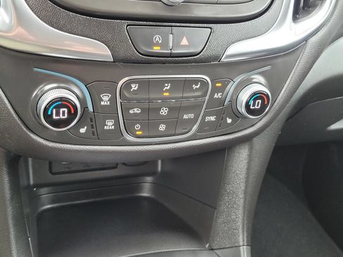 Used 2022 Chevrolet Equinox LT FWD image 28