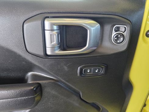 Used 2024 Jeep Wrangler Willys image 22