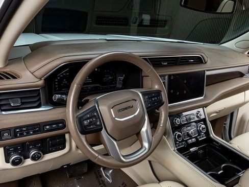 Used 2022 GMC Yukon XL Denali w/ Max Trailering Package image 17