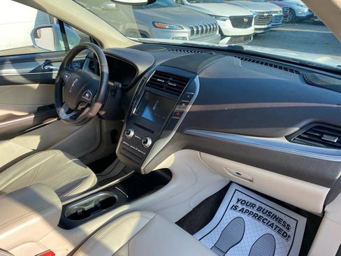 Used 2018 Lincoln MKC Premiere image 12