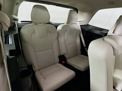 Used 2024 Volvo XC90 T8 Plus w/ Protection Package Premier image 28