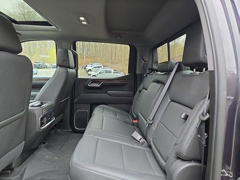 Used 2022 GMC Sierra 1500 Elevation w/ Elevation Premium Package AWD/4WD image 21