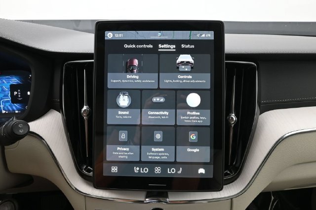 New 2026 Volvo XC60 B5 Ultra w/ Climate Package AWD/4WD image 17
