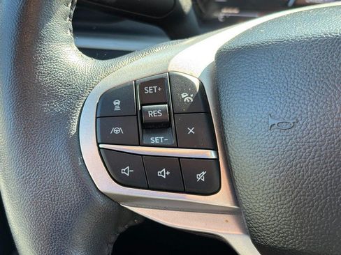 Used 2023 Ford Explorer XLT w/ Equipment Group 202A AWD/4WD image 20