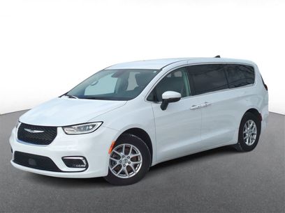 Used 2023 Chrysler Pacifica Touring-L