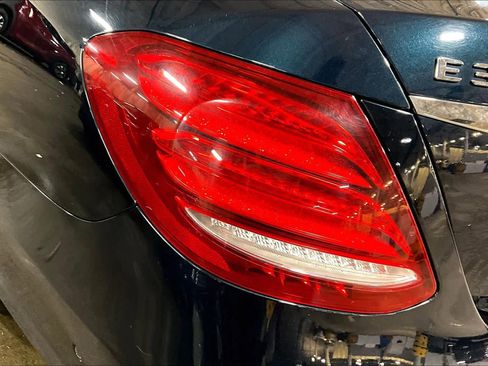 Used 2017 Mercedes-Benz E 300 4MATIC image 28