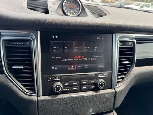 Used 2018 Porsche Macan AWD/4WD image 18