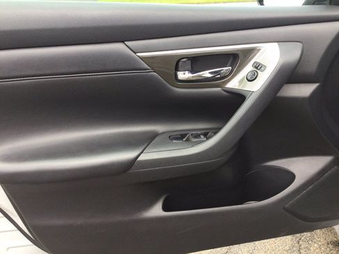 Used 2015 Nissan Altima 3.5 SL FWD image 12