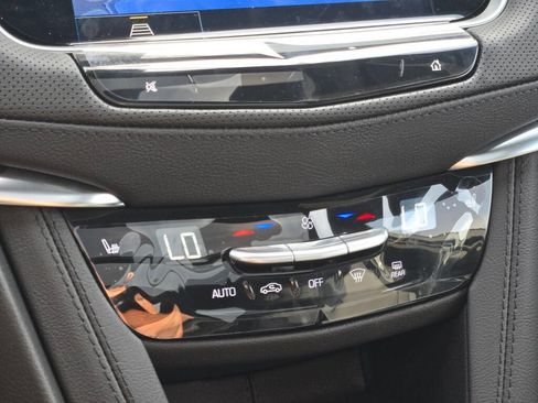 New 2025 Cadillac XT5 Premium Luxury w/ LPO, Floor Liner Package FWD image 28