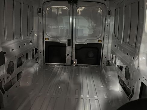 New 2026 Ford Transit 250 148 Medium Roof RWD image 23