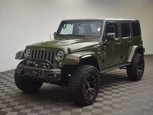 Used 2016 Jeep Wrangler Unlimited Sahara AWD/4WD image 3