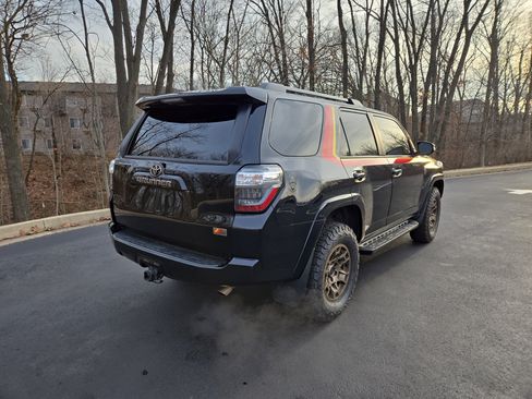 Used 2023 Toyota 4Runner 40th Anniversary SE image 3