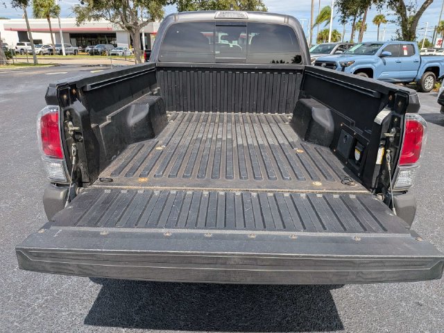 Used 2020 Toyota Tacoma TRD Off-Road AWD/4WD image 12