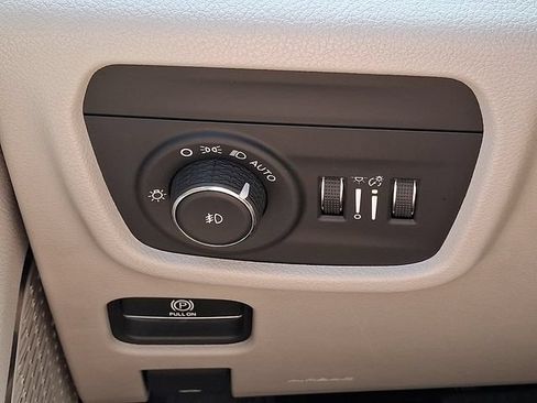 Used 2021 Jeep Grand Cherokee L Summit w/ Advanced Protech Group IV AWD/4WD image 24
