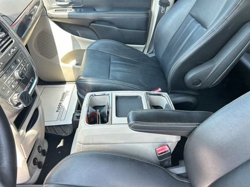 Used 2015 Chrysler Town & Country Touring w/ Driver Convenience Group FWD image 35
