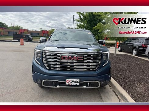 Used 2024 GMC Sierra 1500 Denali w/ Denali Reserve Package AWD/4WD image 3