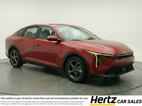 Used 2025 Kia K4 LXS image 1