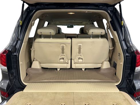 Used 2013 Lexus LX 570 4WD w/ Luxury Pkg image 26