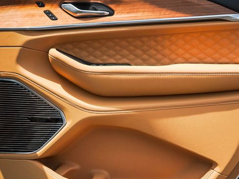 New 2025 Jeep Grand Cherokee Summit image 9