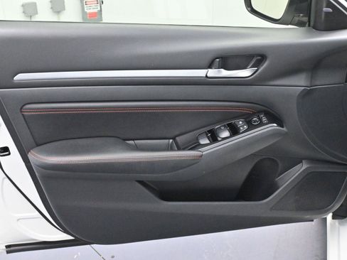 Used 2023 Nissan Altima 2.5 SR image 10