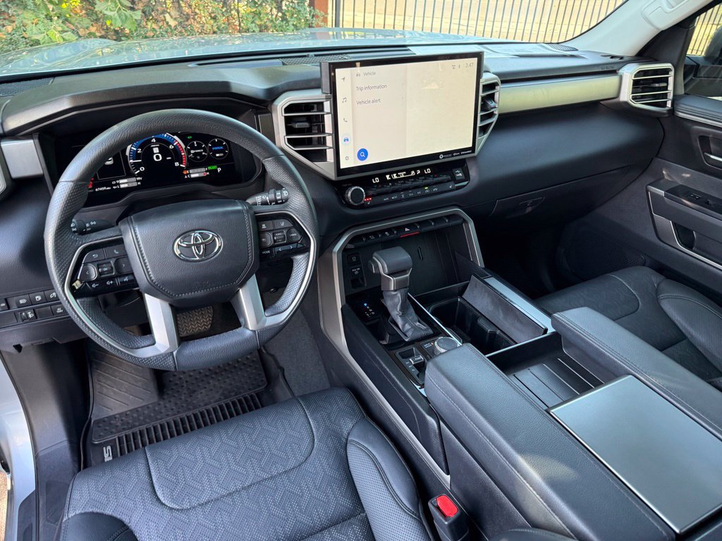 Used 2024 Toyota Sequoia SR5 w/ SR5 Premium Package AWD/4WD image 9