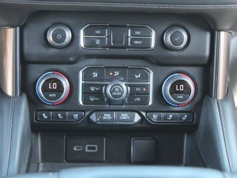 Used 2021 Chevrolet Suburban High Country RWD image 18