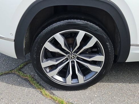 Certified 2023 Volkswagen Atlas Cross Sport SEL Premium R-Line AWD/4WD image 9