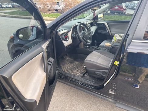 Used 2015 Toyota RAV4 LE AWD/4WD image 5