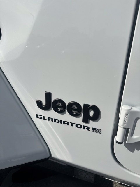 Used 2023 Jeep Gladiator Sport AWD/4WD image 11
