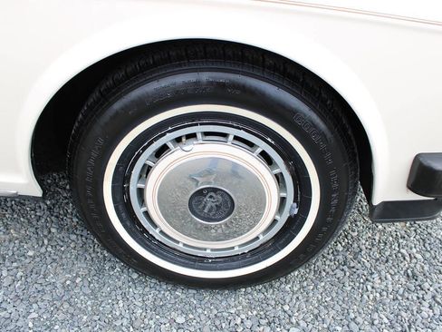 Used 1991 Rolls-Royce Silver Spur II image 45