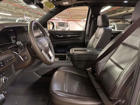 Used 2023 GMC Yukon XL Denali image 16