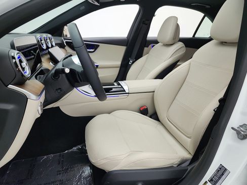 Used 2023 Mercedes-Benz C 300 Sedan image 13