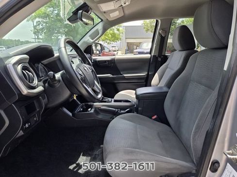 Used 2018 Toyota Tacoma SR5 RWD image 9